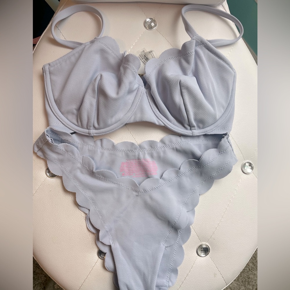 Scallop Wicked bikini set NWOT